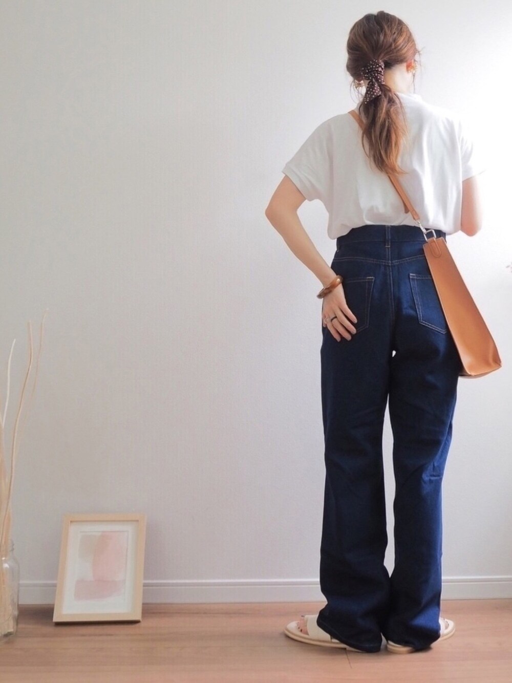 「夏、ストレートデニム、クルーネックTシャツ、ママコーデ、プチプラ、ootd、白Tシャツ」｜「Shelly islandの【Shelly island】クルーネックフレンチTシャツ（Tシャツ/カットソー、ホワイト系）」を使った、❁ a i  ❁さん（レディース・158cm）の夏コーディネートの1枚目の写真