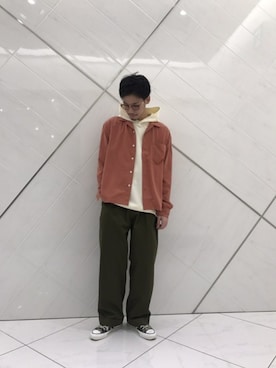 「URBAN RESEARCH（アーバンリサーチ）のコットンサテンワイドトラウザー（その他パンツ）」を使った、リョータさん（メンズ・175cm）の冬コーディネート