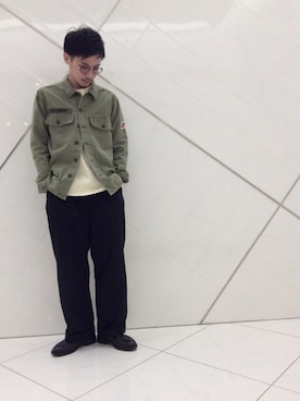 「URBAN RESEARCH（アーバンリサーチ）のコットンサテンワイドトラウザー（その他パンツ）」を使った、リョータさん（メンズ・175cm）の冬コーディネート
