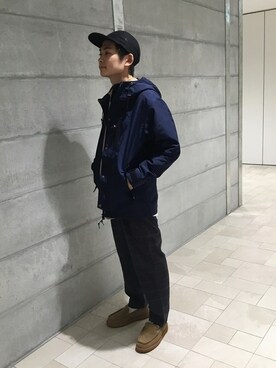 「suicoke（スイコック）のアイテム（スリッポン）」を使った、LASKA officialさん（メンズ・183cm）の冬コーディネート