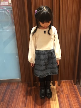 「maarook（マルーク）のアイテム（ワンピース、ベージュ系）」を使った、hitomiさん（キッズ・137cm）の秋コーディネート