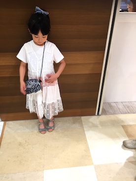 「petit main（プティマイン）の半袖Ｔシャツ×星チュールガウンセット（Tシャツ/カットソー、ホワイト系）」を使った、hitomiさん（キッズ・137cm）の夏コーディネート