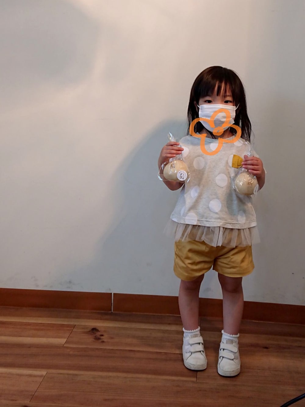 「KPのアイテム（Tシャツ/カットソー、ホワイト系）」を使った、hitomiさん（キッズ・127cm）の夏コーディネートの1枚目の写真
