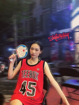 「アイテム（ジャージ）」を使った、李金贝さん（レディース・167cm・10代）の夏コーディネート