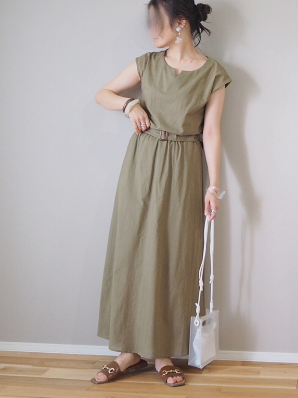 「vivian 、viviancollection、vivianコーデ、reca、セットアップ、リネン、大人カジュアル、シンプル」｜「WEGOのWEGO/【2点セット】クリアバングル（バングル/リストバンド、その他）」を使った、ｐａｎａさん（レディース・162cm）の夏コーディネートの1枚目の写真