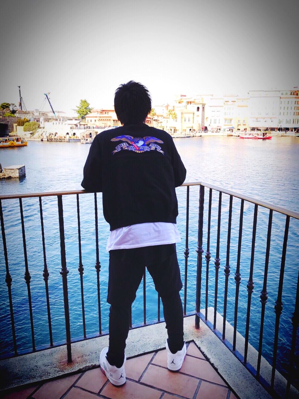 「supreme、antihero、supreme×antihero、aj5、Supreme×AJ5、ストリートMIX」｜「Supreme のアイテム（その他アウター、ブラック系）」を使った、AKIRAさん（メンズ・176cm）の秋コーディネートの1枚目の写真
