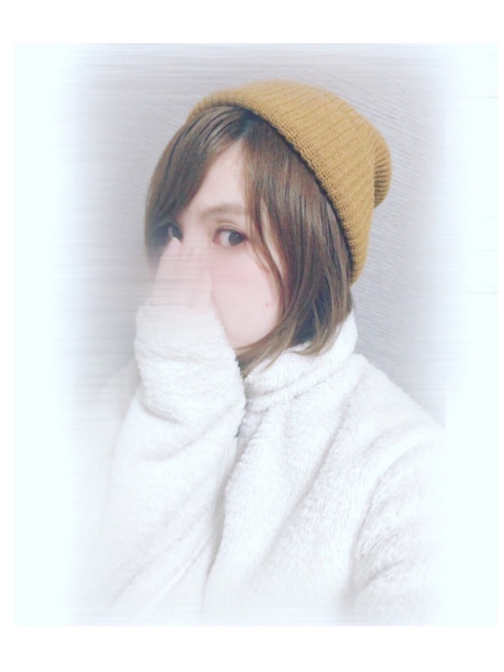 「フリース、もこもこ、UNIQLO、ニット帽、ショートヘア、メイク、UR GLAM、プチプラ、100均」｜「no brandのアイテム（ニットキャップ/ビーニー、イエロー系）」を使った、ちゃみんさん（レディース・156cm）の秋コーディネートの1枚目の写真