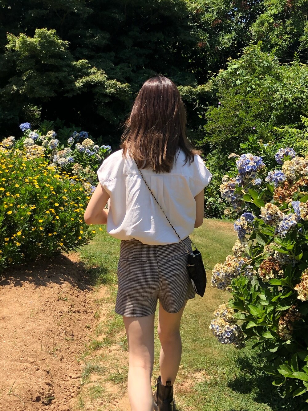「夏コーデ、大人カジュアル、オトナ女子、休日コーデ、お洒落さんとつながりたい、高身長女子、ブーツ、ブラック、韓国ファッション、着回しコーデ」｜「GUのアイテム（ベスト、ベージュ系）」を使った、ユイさん（レディース・167cm）の夏コーディネートの1枚目の写真