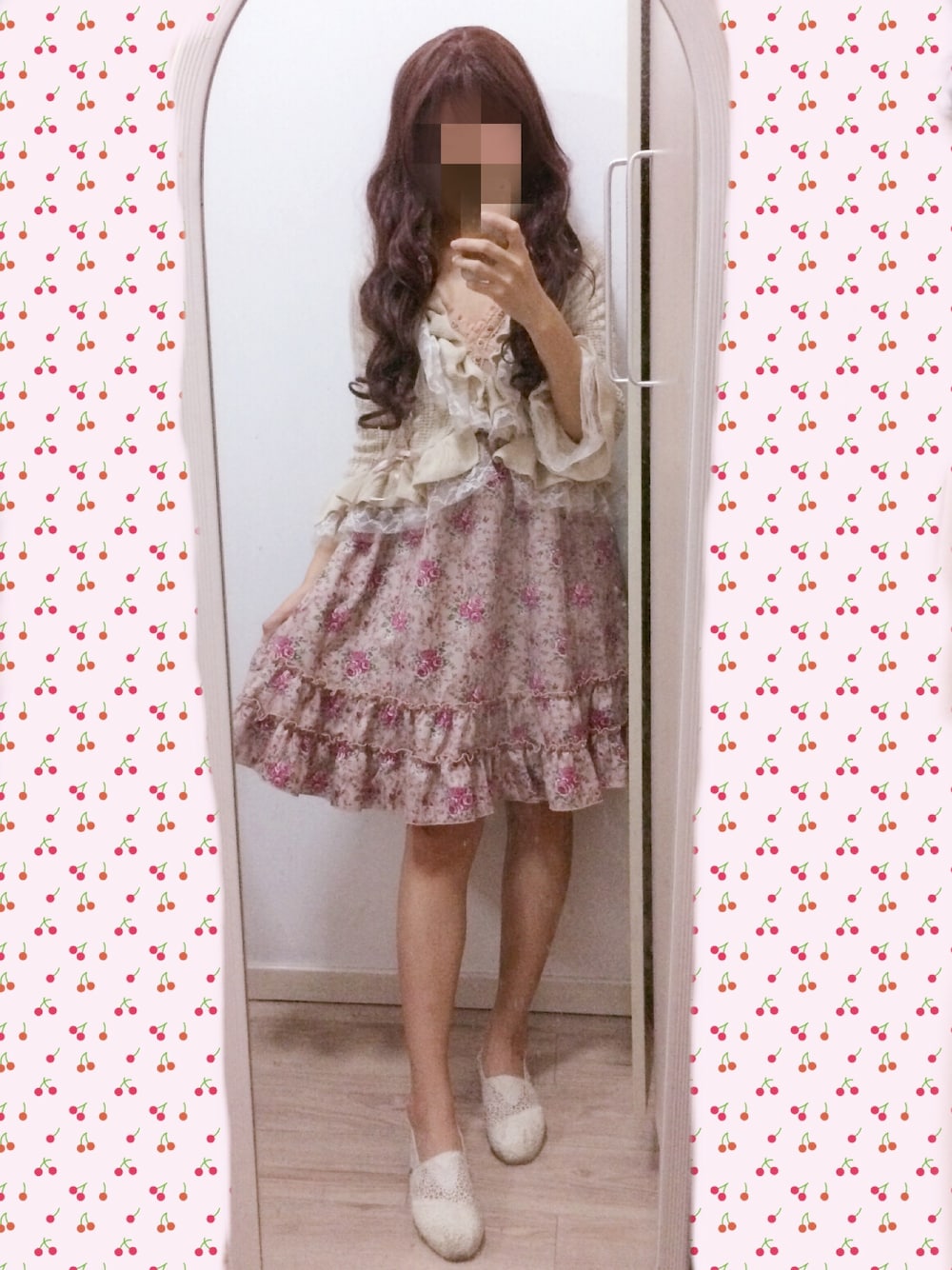 「ootd、outfit、axes femme」｜「axes femmeのローズブーケ柄チュニック（チュニック、ピンク系）」を使った、柚子さん（レディース・153cm）の春コーディネートの1枚目の写真