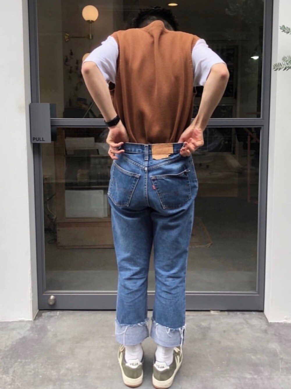 「#ootd、カジュアルコーデ、#春コーデ、古着コーデ」｜「Levi'sのアイテム（デニムパンツ、ブルー系）」を使った、水口裕太さん（メンズ・163cm）の春コーディネートの1枚目の写真