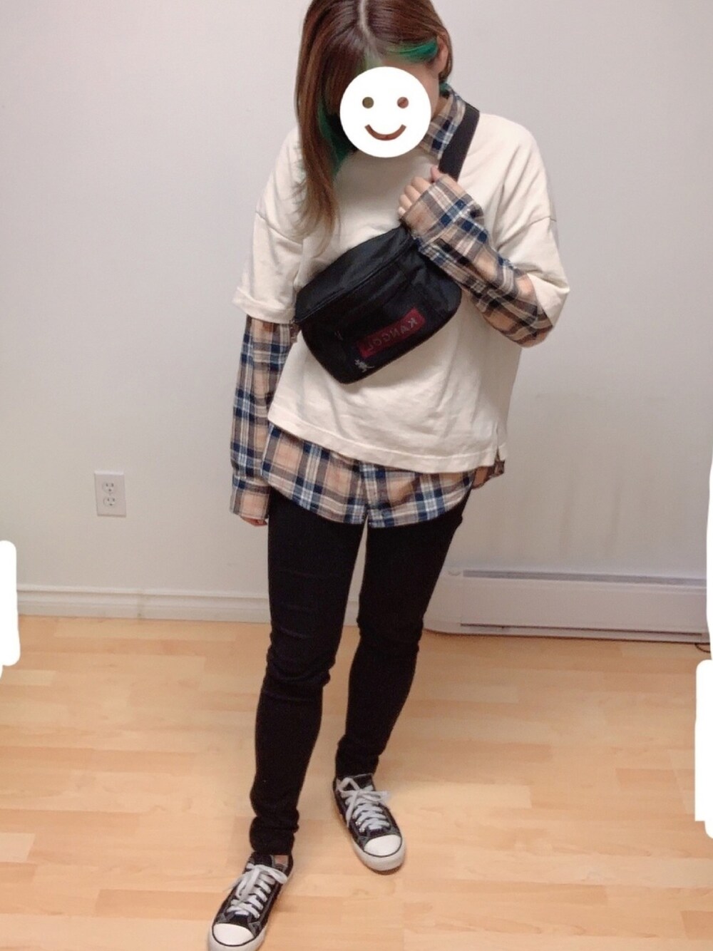 「casual、autumn、スキニー、チェックシャツ、秋のコーデ、GU、UNIQLO、KANGOL、canada、チェック柄に恋してる」｜「GUの（GU）クロップドゆるＴ（半袖）（トップス、ホワイト系）」を使った、みくまるさん（レディース・162cm）の秋コーディネートの1枚目の写真