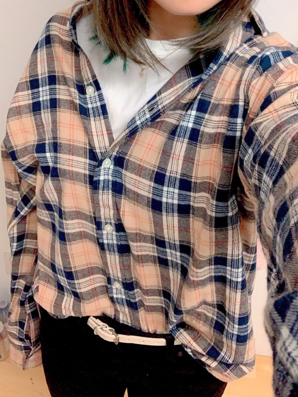 「秋のコーデ、秋のカフェオレコーデ、autumn、casual、girl、GU、UNIQLO、canada、vancouver、チェック柄に恋してる」｜「GUのアイテム（シャツ/ブラウス、ベージュ系）」を使った、みくまるさん（レディース・162cm）の秋コーディネートの1枚目の写真