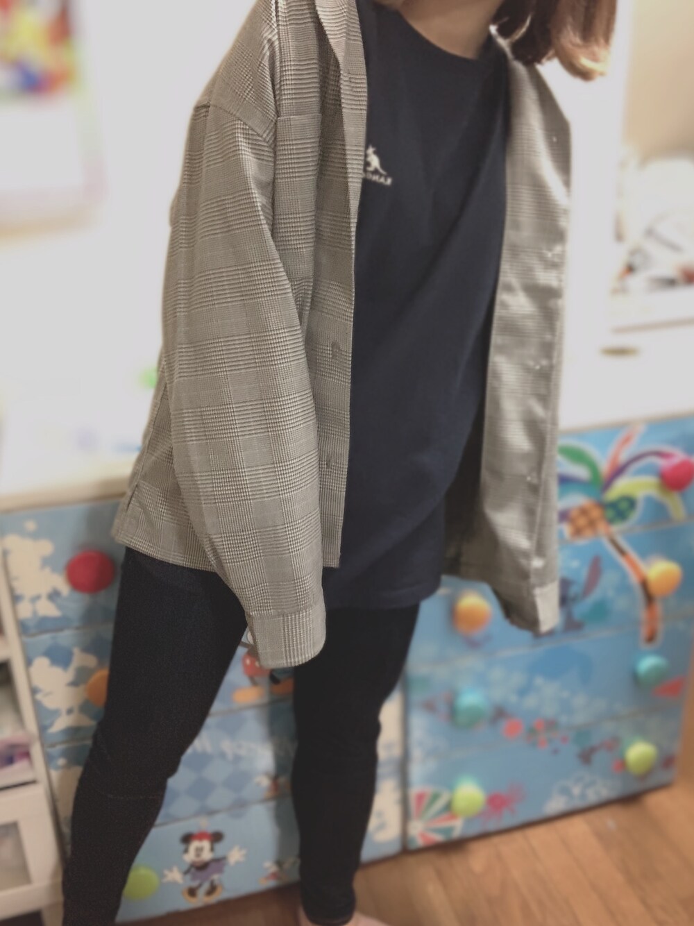 「ボーイッシュ、スポーティ、動きやすい、スポッチャ、casual、カジュアル、スキニーデニム」｜「GUのアイテム（シャツ/ブラウス、グレー系）」を使った、みくまるさん（レディース・162cm）の春コーディネートの1枚目の写真