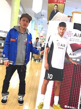 「ROLLING CRADLE（ローリングクレイドル）のアイテム（パーカー）」を使った、アナーキー田中さん（メンズ・171cm）の冬コーディネート