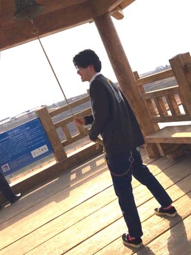 「ROLLING CRADLE（ローリングクレイドル）のアイテム（ニット/セーター）」を使った、アナーキー田中さん（メンズ・171cm）の春コーディネート