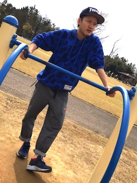 「ROLLING CRADLE（ローリングクレイドル）のアイテム（パーカー）」を使った、アナーキー田中さん（メンズ・171cm）の春コーディネート