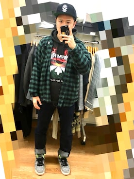 「ROLLING CRADLE（ローリングクレイドル）のアイテム（デニムパンツ）」を使った、アナーキー田中さん（メンズ・171cm）の春コーディネート