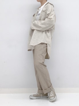 「ANAP（アナップ）のソフトコーデュロイオーバーサイズシャツ（シャツ/ブラウス、ホワイト系）」を使った、yokopiさん（レディース・150cm）の秋コーディネート