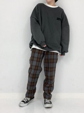 「ANAP（アナップ）の裏起毛バッグロゴオーバーサイズトレーナー（スウェット、グレー系）」を使った、yokopiさん（レディース・150cm）の冬コーディネート