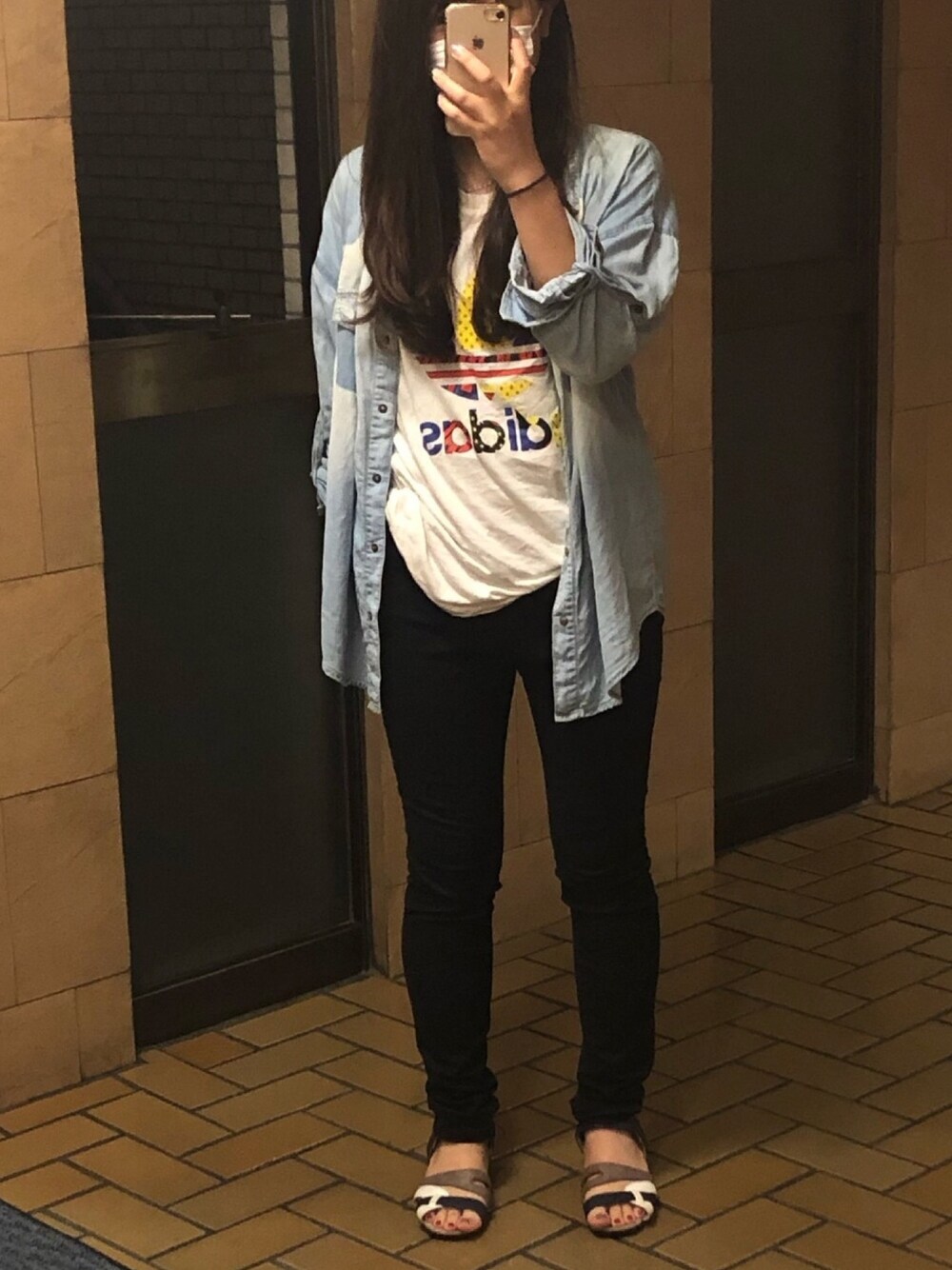 「アラサー、休日スタイル、adidas、FOREVER 21」｜「adidasのアイテム（Tシャツ/カットソー、ホワイト系）」を使った、Reinaさん（レディース・158cm）の夏コーディネートの1枚目の写真