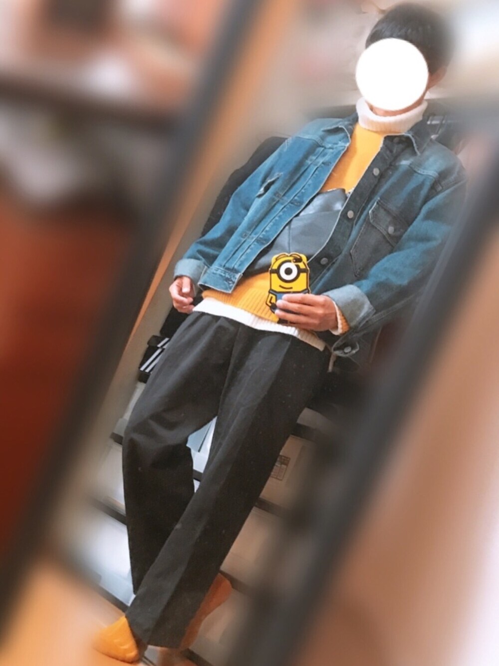 「ニット、ニットオンニット、デニムジャケット、ワイドパンツ、マスタード、靴下屋、WEGO、GU、冬コーデ、カジュアル」｜「TabioのTabio MEN/ 太リブショートソックス（ソックス/靴下、イエロー系）」を使った、キイダさん（メンズ・165cm）の冬コーディネートの1枚目の写真