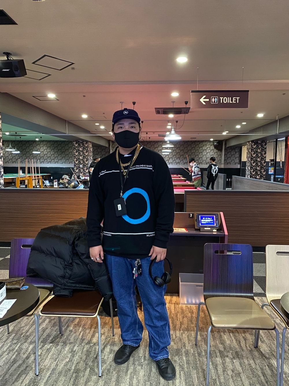 「XLARGE」｜「XLARGEのアイテム（キャップ、ブルー系）」を使った、大﨑捷弘さん（メンズ・178cm）の春コーディネートの1枚目の写真