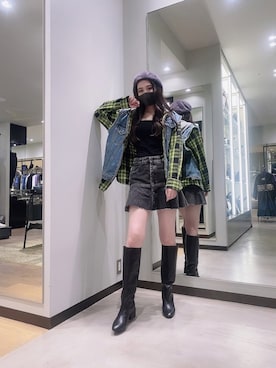 「アイテム（デニムジャケット、グリーン系）」を使った、SERIさん（レディース・168cm）の秋コーディネート