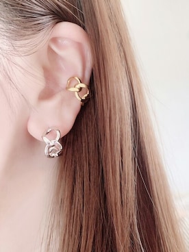 「アイテム（イヤーカフ）」を使った、ahkahofficialさん（レディース・158cm）の春コーディネート