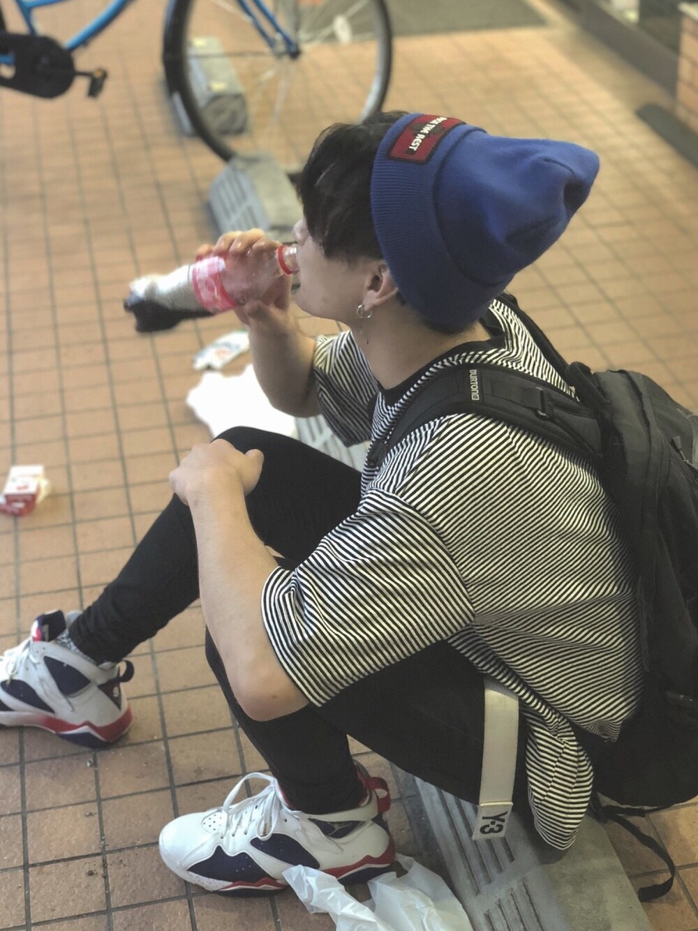 「supreme、GU、airjordan7、AIR JORDAN、Olympic、Bershka、cocacola、BURTON、おしゃれさんと繋がりたい、相互フォロー」｜「GUのアイテム（Tシャツ/カットソー、ホワイト系）」を使った、RoleKeyCさん（メンズ・175cm）の秋コーディネートの1枚目の写真
