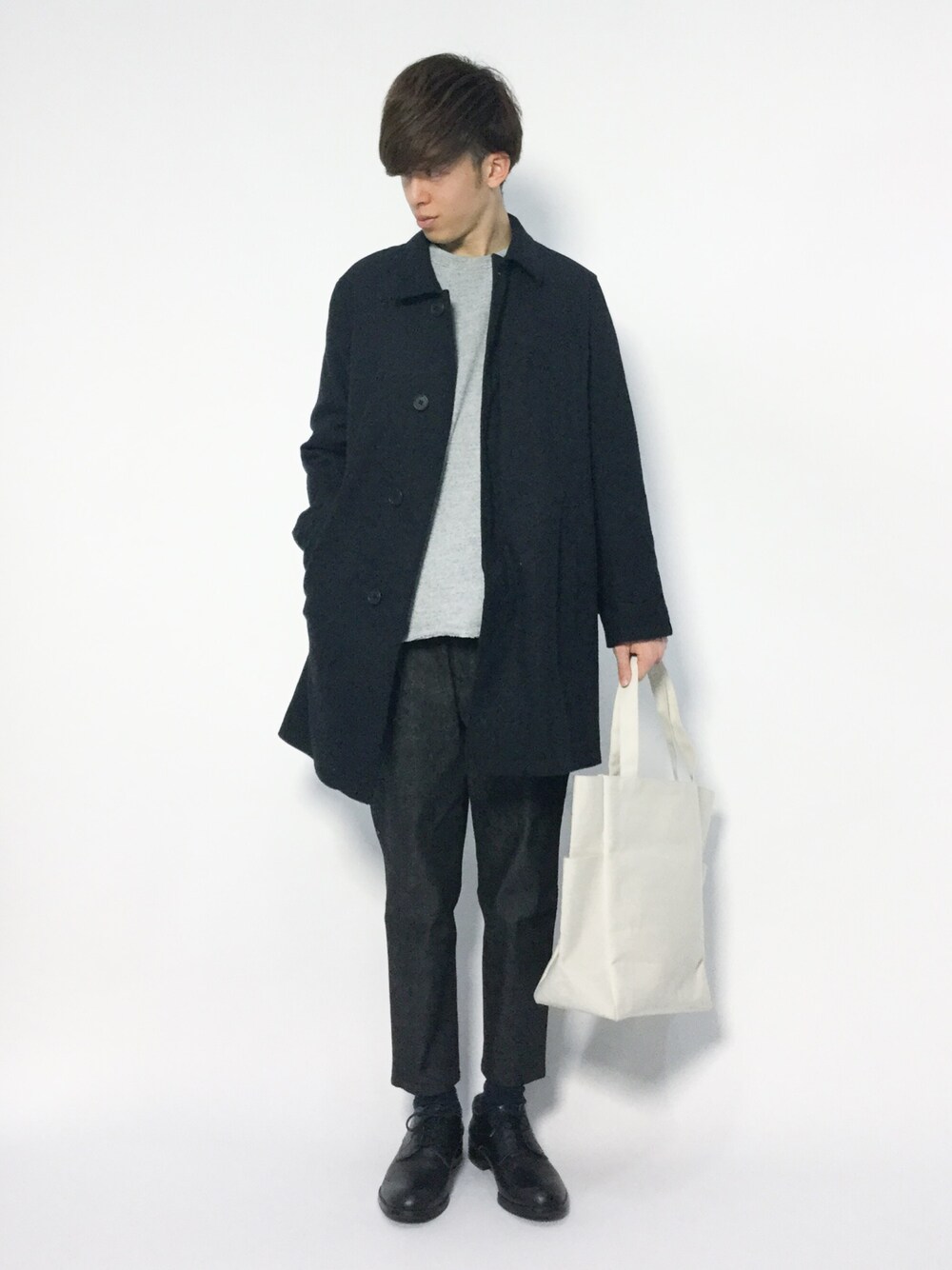 「テーパードパンツ、カットソー、ステンカラーコート、冬コーデ、デニムパンツ、きれいめカジュアル、BAYFLOW(BAYFLOW)、パイル、BEAUTY&YOUTH UNITED ARROWS、BEAUTY & YOUTH」｜「BEAUTY&YOUTH UNITED ARROWSの【店舗限定】 by テックツイード 3WAY ステンカラーコート（ステンカラーコート、ブルー系）」を使った、hiroさん（メンズ・174cm）の冬コーディネートの1枚目の写真