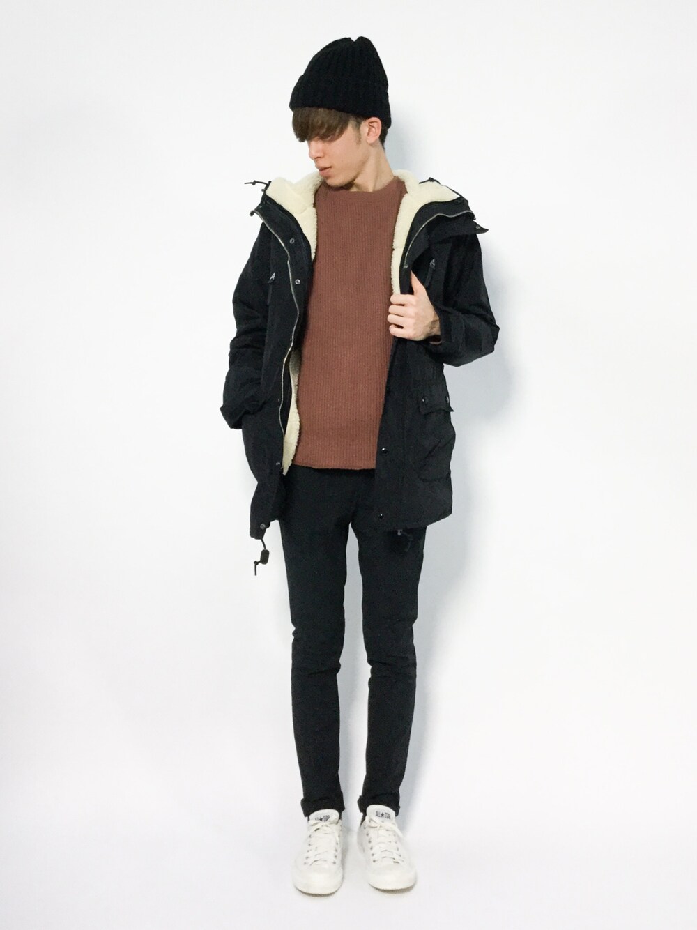 「マウンテンパーカー、スラックス、VANQUISH、journal standard、ロングスリーブ、カジュアルコーデ、JOURNAL STANDARD relume、FREAK’Ｓ STORE、BLACK by VANQUISH、メンズカジュアル」｜「FREAK'S STOREのWEB限定 65/35 3WAY ボアフリース ロングマウンテンパーカー（マウンテンパーカー、ブラック系）」を使った、hiroさん（メンズ・174cm）の冬コーディネートの1枚目の写真