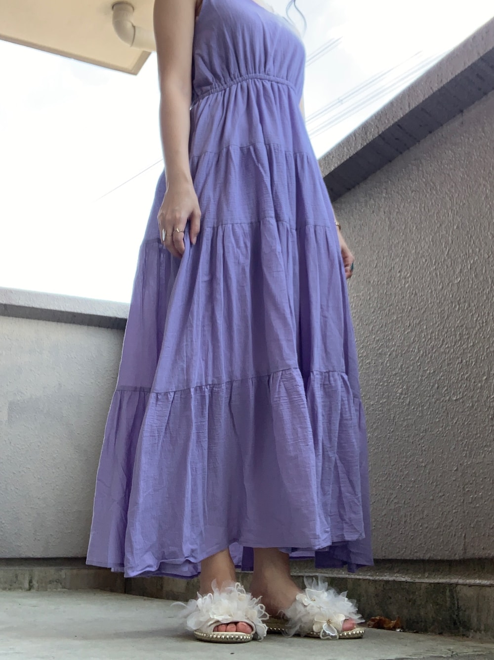 「ラブアンドピース2019、お洒落さんとつながりたい、ロングワンピース、ラベンダー、who's who chico、ootd、海、夏コーデ、フラワーサンダル、summer」｜「Chicoのティアードサーキュラーワンピース（ワンピース、パープル系）」を使った、yuk.さん（レディース・156cm）の秋コーディネートの1枚目の写真