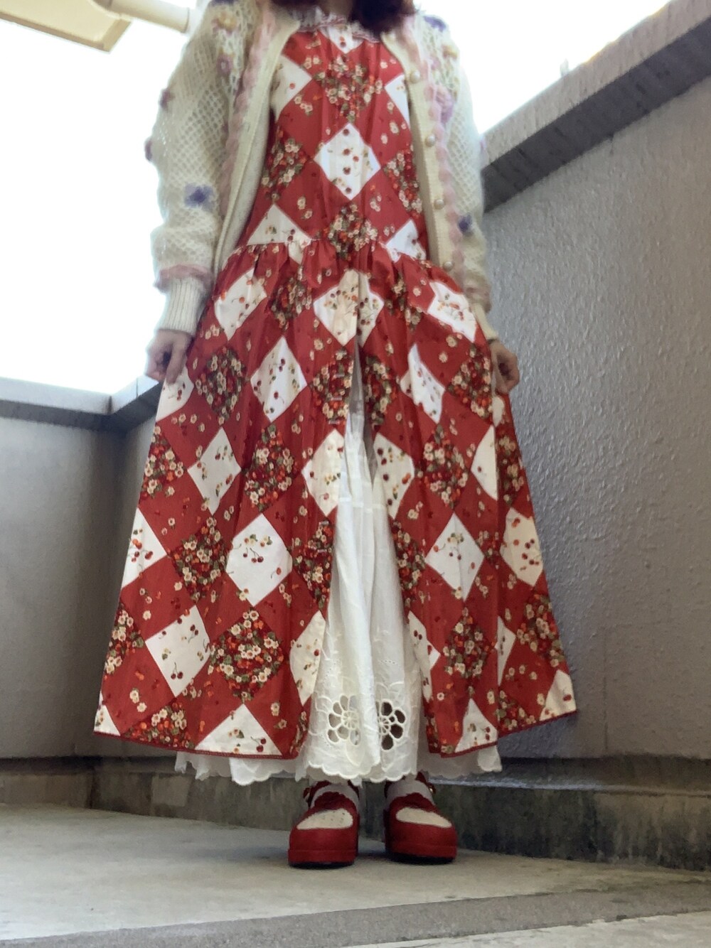 「PINK HOUSE、大晦日、ガーリー、今日のコーデ、赤、ootd」｜「PINK HOUSEのアイテム（ワンピース/ドレス、レッド系）」を使った、yuk.さん（レディース・156cm）の冬コーディネートの1枚目の写真