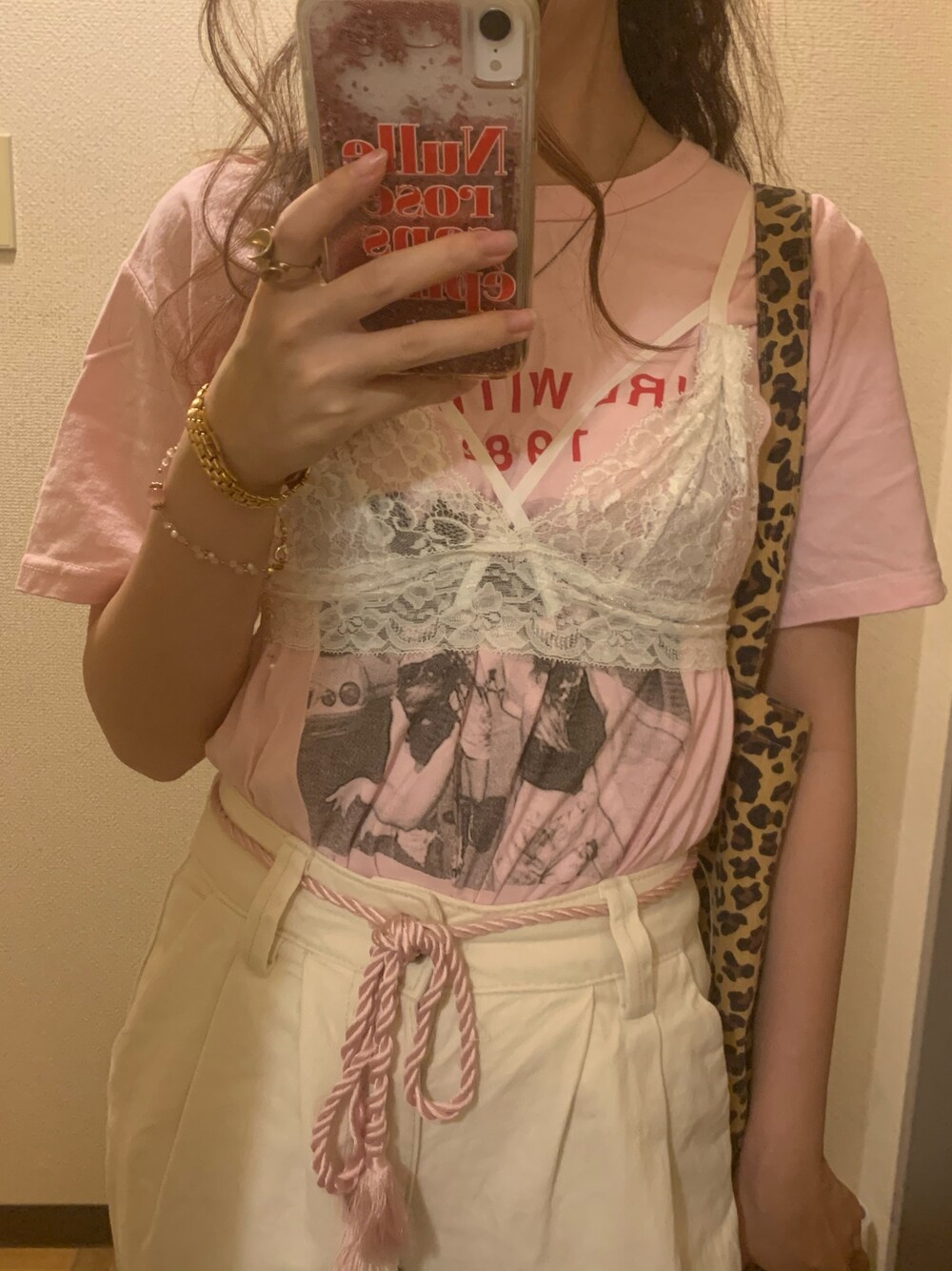 「ラフ、おしゃれさんと繋がりたい、デニムコーデ、夏コーデ、senanoLINGERIE、ガーリー、ootd、ランジェリー、Tシャツ、ピンク」｜「Bershkaのアイテム（デニムパンツ、ホワイト系）」を使った、yuk.さん（レディース・156cm）の夏コーディネートの1枚目の写真