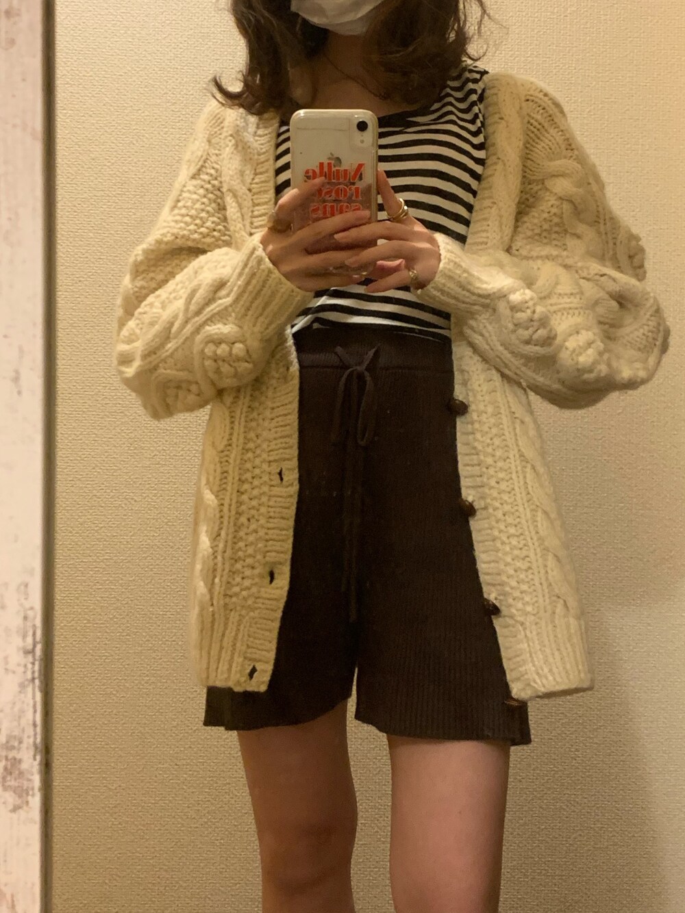 「シンプル、ニットパンツ、カーディガン、ニットカーディガン、おしゃれさんと繋がりたい、ootd、ボーダー、冬コーデ」｜「Chicoのアイテム（パンツ、ブラウン系）」を使った、yuk.さん（レディース・156cm）の秋コーディネートの1枚目の写真