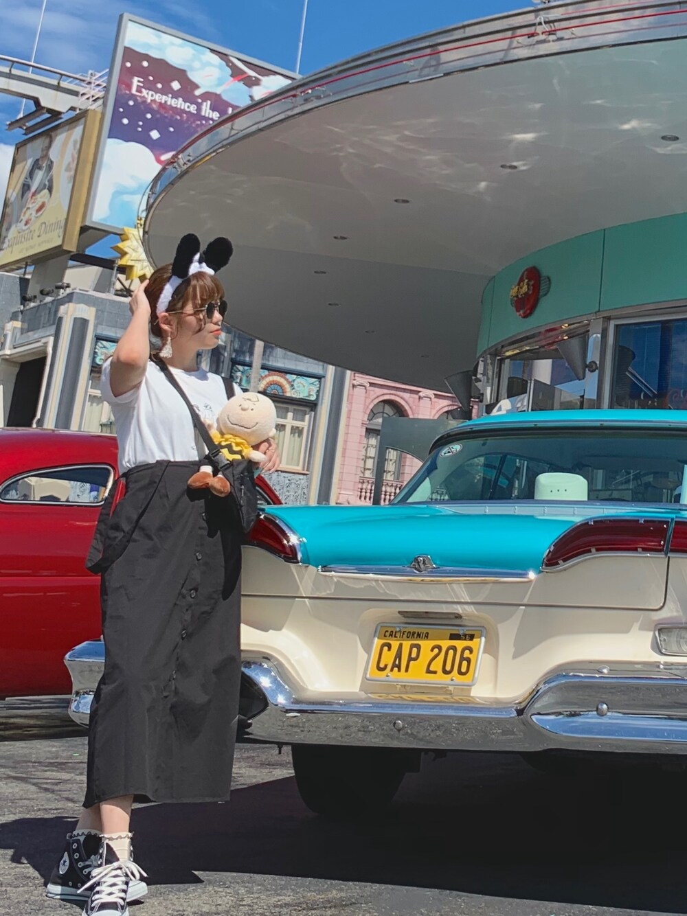 「カジュアル、wearhalloween2019、休日スタイル、スニーカーコーデ、ユニバ、USJ、スヌーピー」｜「earth music&ecologyの・2way前釦スカート ●（スカート、ブラック系）」を使った、a y a さん（レディース・157cm）の秋コーディネートの1枚目の写真