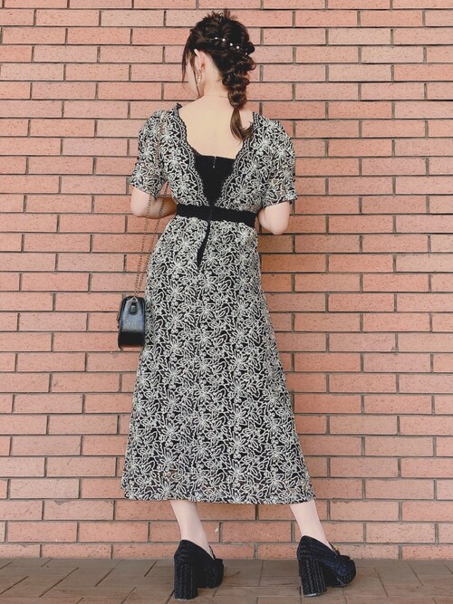 Lily Brown 刺繍　ドレス