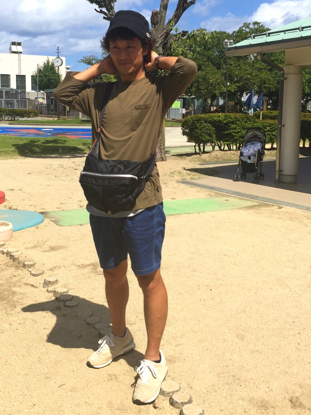 「秋のコーデ、ショーツ、デニム、キャップ、七分袖、ニューバランス、公園、ポーター」｜「JOURNAL STANDARDのアイテム（デニムパンツ、ブルー系）」を使った、yosukeさん（メンズ・171cm）の秋コーディネートの1枚目の写真