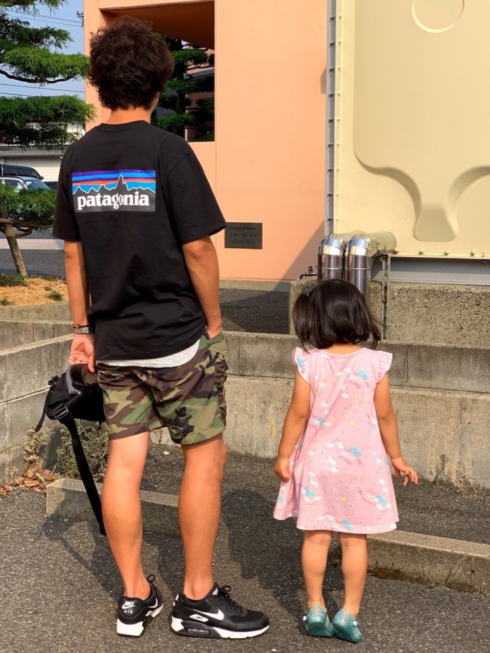 「夏、シンプル、patagonia、Tシャツ、短パン、迷彩、カモフラ、黒、休日スタイル、アスレジャー」｜「patagoniaのアイテム（Tシャツ/カットソー、ブラック系）」を使った、yosukeさん（メンズ・170cm）の夏コーディネートの1枚目の写真