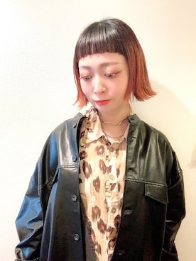 「antiqua（アンティカ）のブラックデニムサロペスカート（ジャンパースカート）」を使った、HIROSE/HAREさん（レディース・157cm）の冬コーディネート