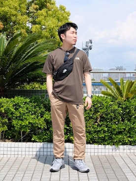 「THE NORTH FACE（ザノースフェイス）のアイテム（ボディバッグ/ウエストポーチ）」を使った、COZYさん（メンズ・165cm）の春コーディネート