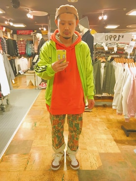 「アイテム（サロペット/オーバーオール、ブラウン系）」を使った、SHUHEI@DOIT君さん（メンズ・170cm）の冬コーディネート