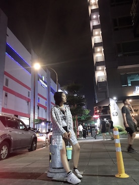 「5（ファイブ）のアイテム（ピーコート）」を使った、Ms.Dora さん（レディース・156cm）の夏コーディネート
