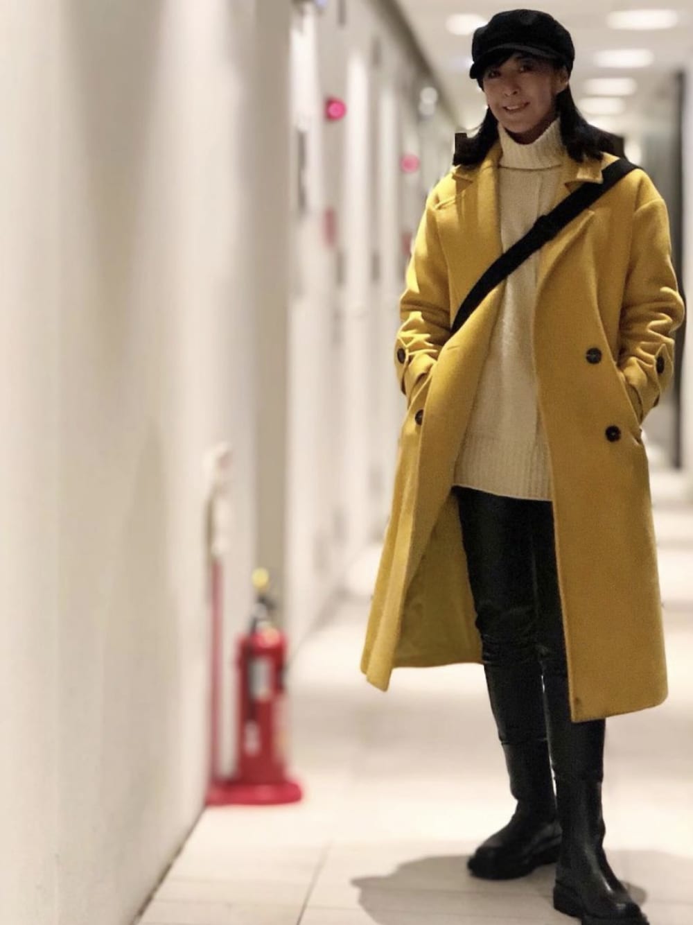 「イエロー、バースデーバッシュ、ジャングルジャングル、ザラ、フェイクレザー、ザラジョ、ZARA、キャスケット、チェルシーブーツ、40代ファッション」｜「birthdaybashのアイテム（ジャケット/アウター、イエロー系）」を使った、masayonakanoさん（レディース・165cm）の冬コーディネートの1枚目の写真