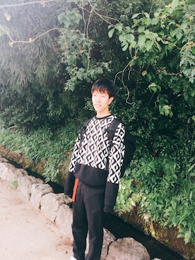 「？のアイテム（Tシャツ/カットソー、ブラック系）」を使った、GANDEN SUZUさん（メンズ・172cm）の春コーディネート