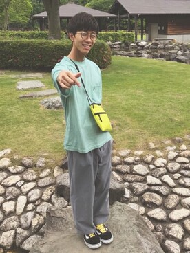 「アイテム（ボディバッグ/ウエストポーチ、イエロー系）」を使った、GANDEN SUZUさん（メンズ・172cm）の夏コーディネート