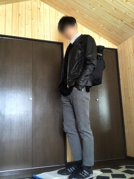 「フレッドペリー」｜「アイテム（ライダースジャケット）」を使った、yumaさん（メンズ・178cm）の冬コーディネート
