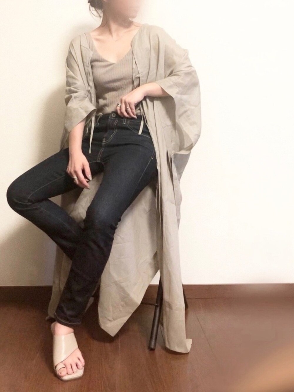 「春夏コーデ、大人カジュアル、WEB限定、シアー、ガウン、zozoデニム、着回しコーデ、リラックススタイル、ベージュコーデ、低身長」｜「KBFのWEB限定　リネンマントワンピース（ワンピース、グレー系）」を使った、ayuMi◡̈さん（レディース・152cm）の夏コーディネートの1枚目の写真