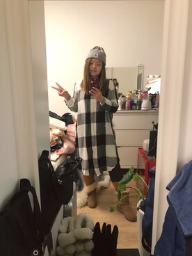 「MONKI（モンキ）のアイテム（シャツワンピース）」を使った、CherryJunkoさん（レディース・165cm）の冬コーディネート