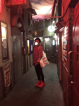 「CIAOPANIC（チャオパニック）のアイテム（シャツ/ブラウス、レッド系）」を使った、石川五右衛門さん（メンズ・167cm）の春コーディネート